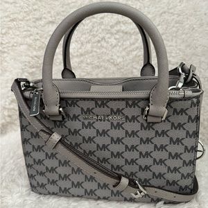 Michael Kors Small Kellen- Gray Monogram